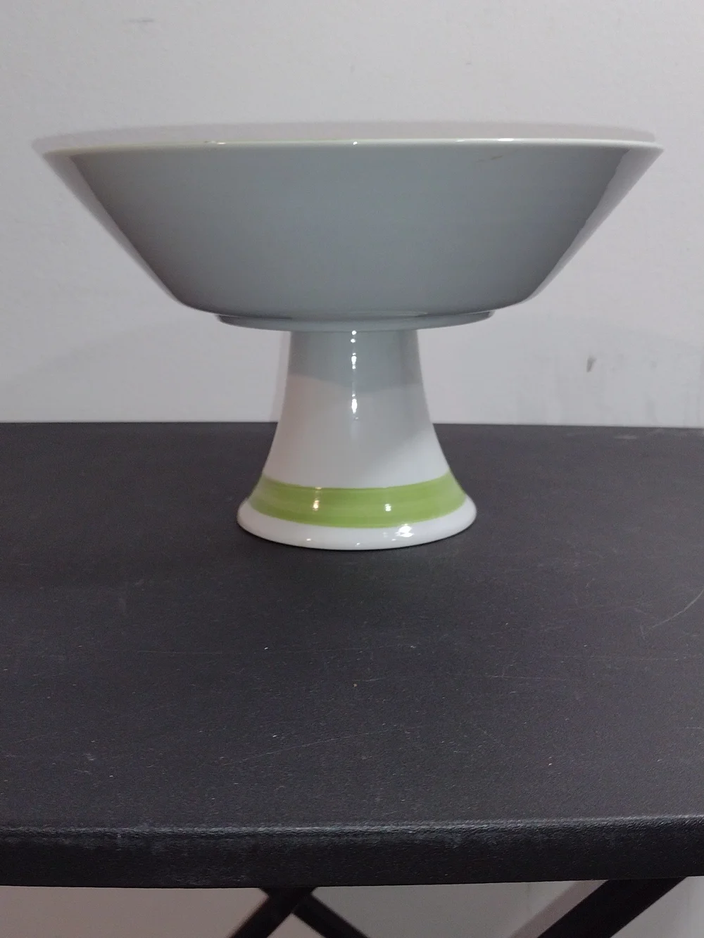 Fern-Pattern Ceramic Pedestal Bowl in Green